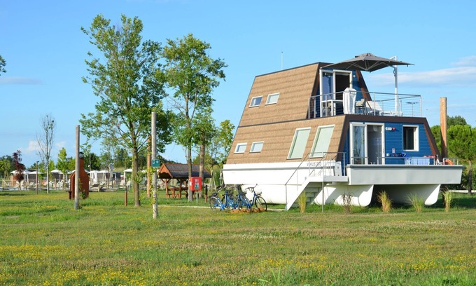 Lignano Sabbiadoro House | Marina Azzurra Resort by Interhome