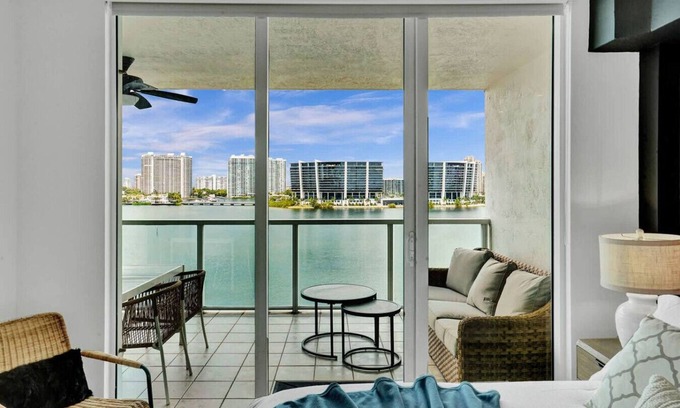 Sunny Isles Beach Apartment | Oceanfront Bliss at Marina Bay Sunny Isles 1005
