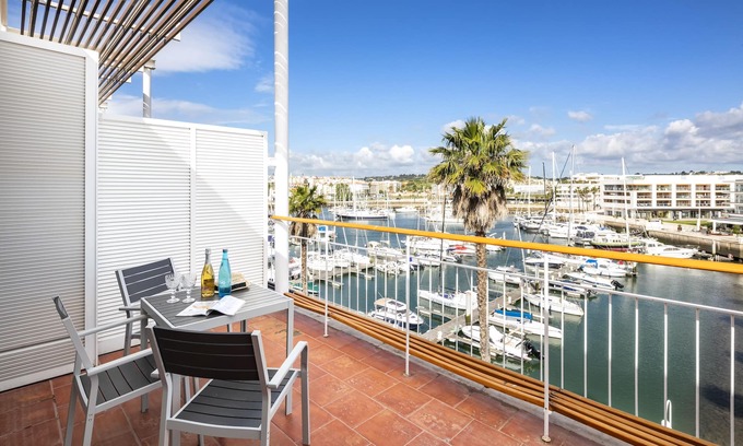 Lagos Apartment | Experience Marina Bérrio: Oceanfront Bliss in Lagos