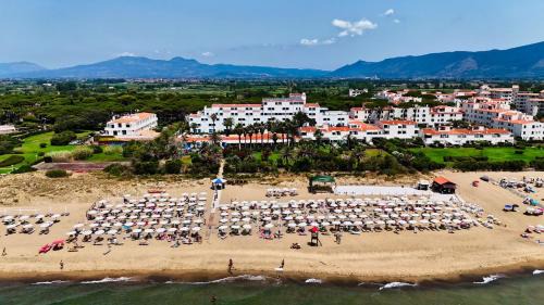 Baia Domizia Hotel | Pet-Friendly Marina Club Hotel with Ocean View & Pool