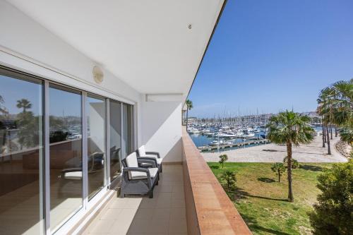 Telheiro Apartment | Discover Marina Elegance: Family-Friendly 4-Star Retreat