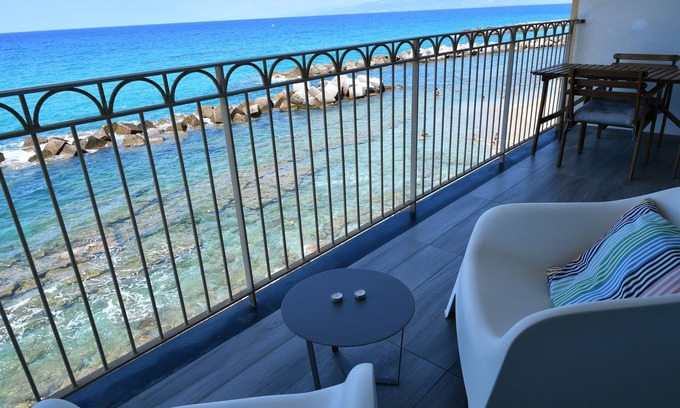 Pizzo Apartment | Beachfront Marina Holiday Home with Ocean Views in Calabria