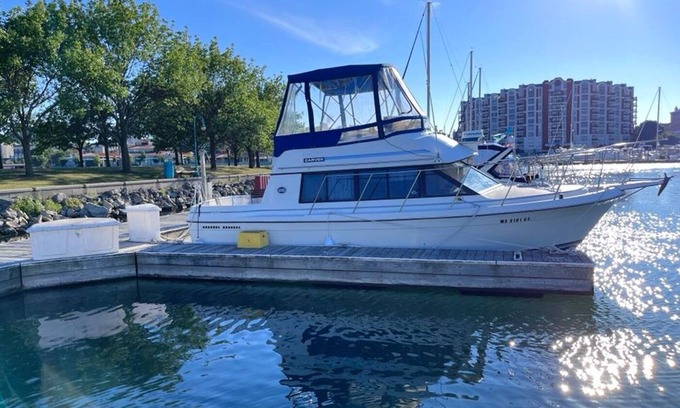 Racine Boat Rental | Experience Bliss at Marina Life II - Oceanfront Retreat