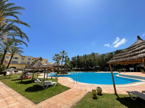 Yasmine Hotel | Relaxing Retreat at Marina Palace with Ocean View & Pool
