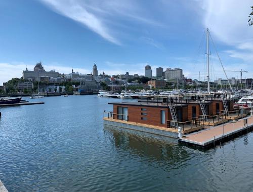 Lower Town Boat Rental | Relax at Marina Port de Québec 2 - Unique Floating House