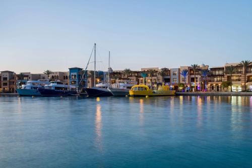 Port Ghalib Hotel | Idyllic Marina Resort Port Ghalib with Pool and Spa