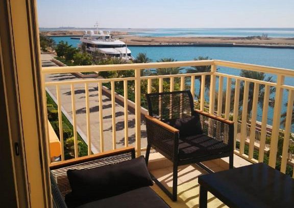 Bay La Sun Apartment | Discover Marina Direct Sea View with Ocean Views & Breakfast