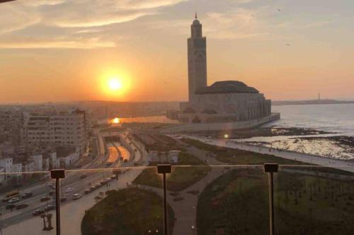Casablanca Apartment | Family Retreat at Marina - Sea & Mosque View with Pool