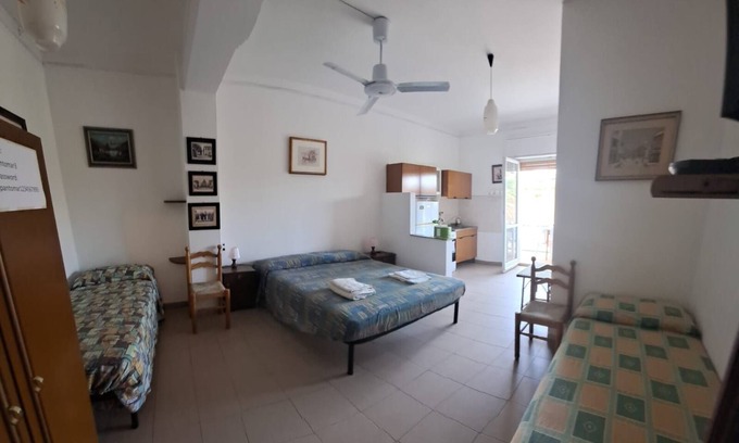 Tropea Apartment | Marilyn Hotel: Walk to the Beach & Enjoy Family-Friendly Perks