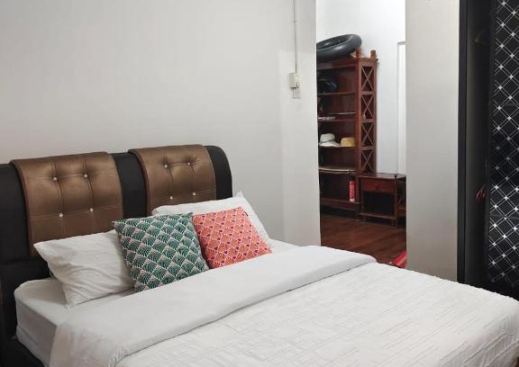 Baharu Apartment | Family-Friendly Stay at Marina Terrace with Pool Access