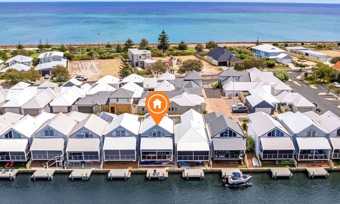 Geographe House | Modern Marina View Townhouse with Pool and Oceanfront Access