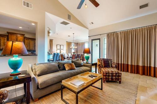 Lakeway Apartment | Discover Marina Village Cove: Pet-Friendly with Pool Access