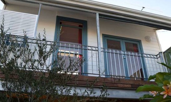 South Fremantle Apartment | Cozy Marine Beach Studio with Ocean Views & Pool Access