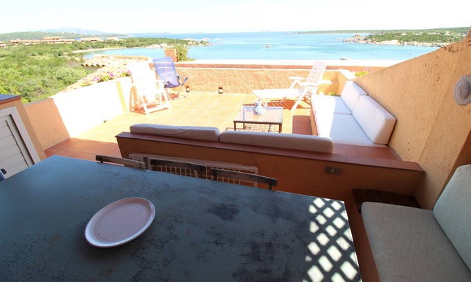 Golfo di Marinella Apartment | Beachside Marineled Apartment with Pool & Ocean View