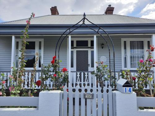 Stanley Bed & Breakfast | Discover Mariner Rose B&B: 4-Star Gem with Breakfast & Kitchen