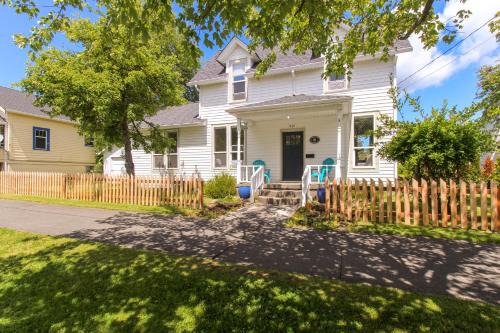 Anacortes House | Pet-Friendly Mariner's Rest East: Guests Love It 9.1/10