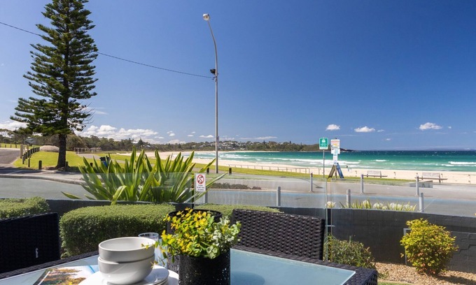 Mollymook Apartment | Mariners 3: Steps from Mollymook Beach with Ocean Views
