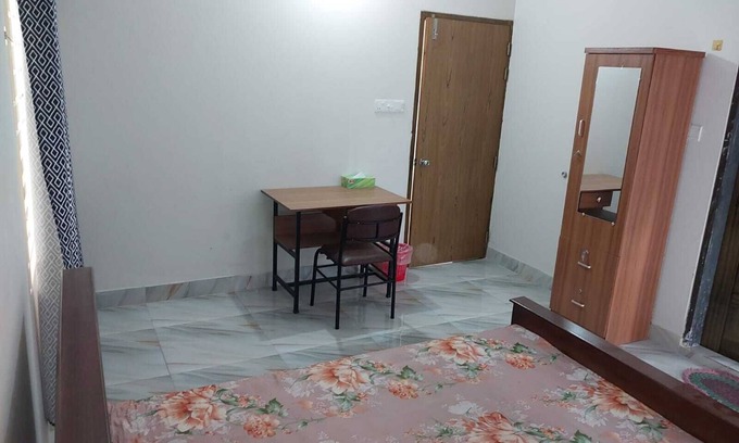 Dhanmondi Apartment | Family-Friendly Mariners Guest House for Your Next Getaway