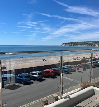 Seaton House | Oceanfront Mariners Hotel: 4-Star Retreat with Top Amenities