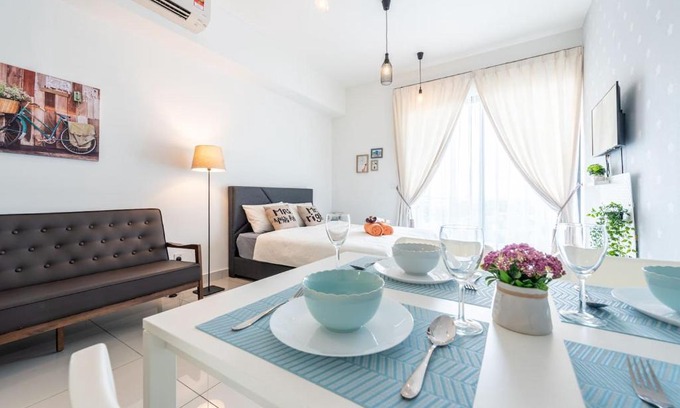 Sungai Buloh Apartment | Relax at @Mario: Direct MRT Access & Infinity Pool Oasis