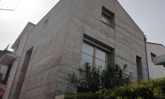 Ortona House | Mario's House: 10/10 Rated with Spa and Breakfast