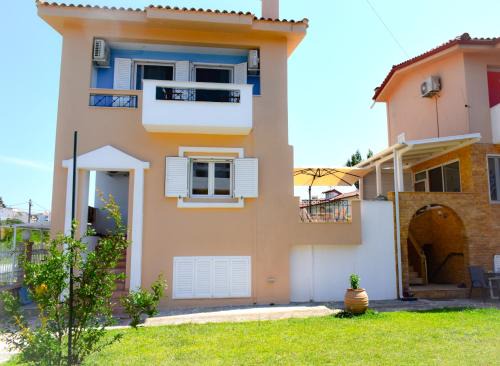 Neos Marmaras House | Mario's Luxury Maisonette
