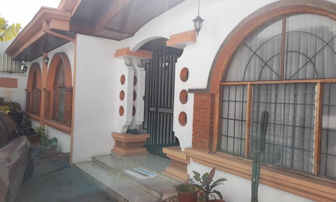 Alajuela House | Family-Friendly Retreat at Mario y Jeannette - Rated 9/10
