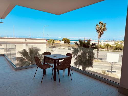 Municipio 1 Apartment | Oceanfront Sea Sense Suite 6 with Spa & Breakfast Included