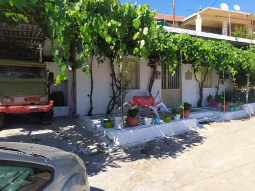 Fternon House | Idyllic Maritsa Country Home: Oceanfront & Pet Friendly
