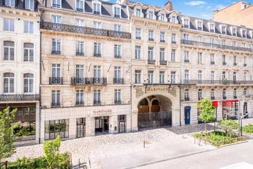 Rogier Hotel | Discover Marivaux Hotel: 4-Star Comfort with Dining Options