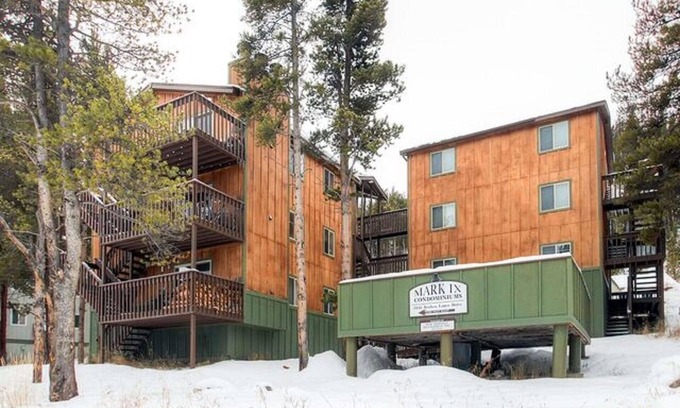 Warrior's Mark Condo | Cozy Mark 9 Condo with Full Kitchen in Breckenridge