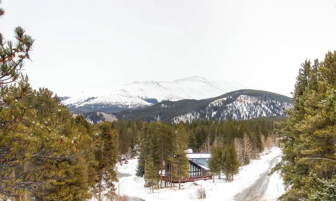 Warrior's Mark House | Mark IX #7 - Ideal Location with Free Shuttle Service