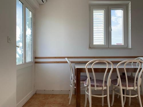 Sreser Apartment | Cozy Marko Apartment with Ocean View & Pet-Friendly Options