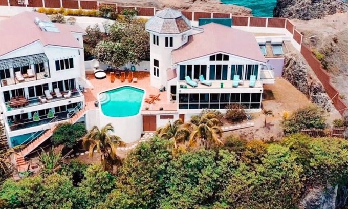 Lance aux Epines Villa | Discover Marks Reef: Poolside Relaxation & Family Fun