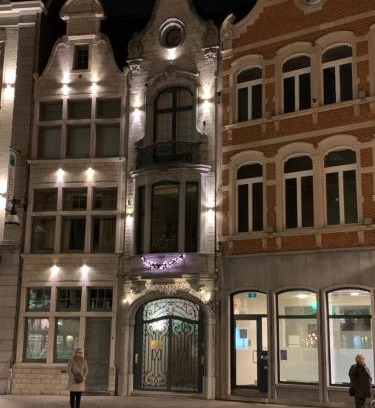 Lier Apartment | Discover Markt 5 - Guest Rated 9.8 for Unforgettable Stays