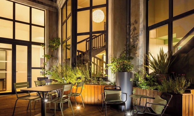 Angers Hotel | Elegant Hôtel 21 Foch: Family-Friendly with Top Amenities