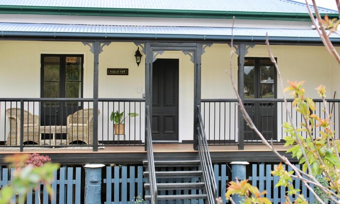 Stanthorpe House | Exceptional Marlay View Cottage: 4-Star Family Getaway