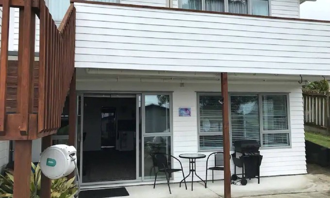 Stanmore Bay Apartment | Exceptional Marlee Apartment with Ocean View & Breakfast
