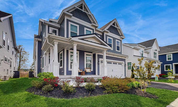 Cedar Neck House | Marlin Chase home with resort amenities, deck, grill, Free WIFI