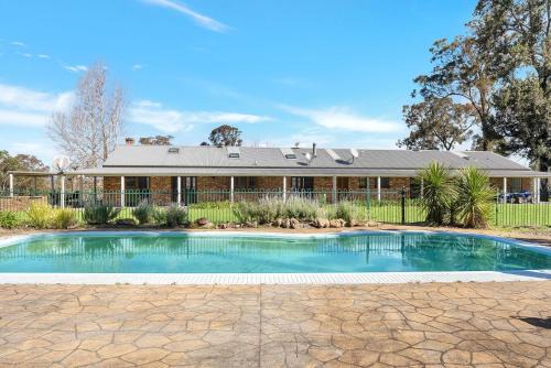 Kangaroo Valley House | Elegant MarMel Home with Pool, Fire Pit & 10/10 Rating