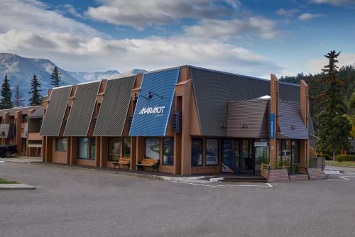 Jasper Cabin | Pet-Friendly Retreat at Marmot Lodge Jasper with Hot Tub