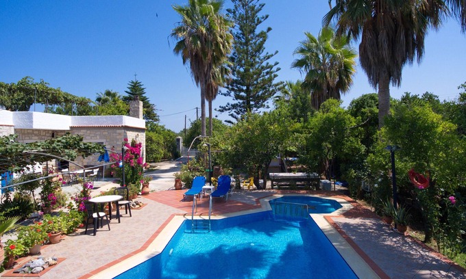 Varipetron Villa | Top-Rated Maros Spitaki with Private Pool & Child-Friendly Amenities