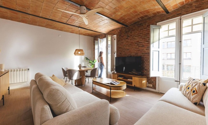 Eixample Apartment | Perfect Family Retreat at Bravissimo Marquès de Camps