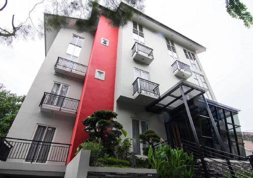 Bendungan Hilir Hotel | Budget-Friendly Stay at Marrakesh Inn with Pool & Breakfast