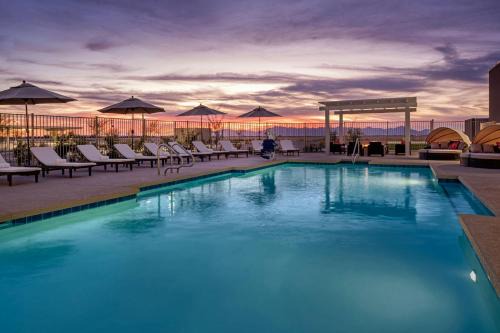 Chandler Hotel | Discover Marriott Phoenix Chandler: Pet-Friendly & Poolside