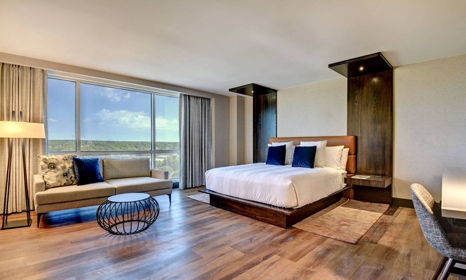 South Tulsa Hotel | Discover the Marriott Tulsa Hotel Southern Hills Experience