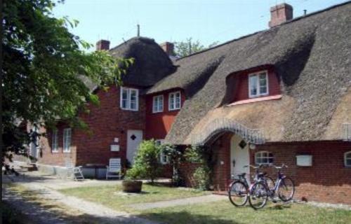 Wrixum Apartment | Discover Marschküken: Pet and Child Friendly Retreat