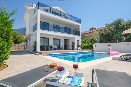 Oludeniz Villa | Discover Marsel Villa Evi: Family-Friendly Oceanfront Retreat