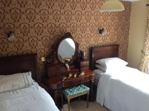 Arthurstown Bed & Breakfast | Oceanfront Bliss at Marsh Mere Lodge - Rated 10/10!