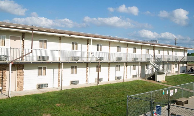 Marshall Hotel | Cozy Stay at Marshall Lodge - Pet and Child Friendly